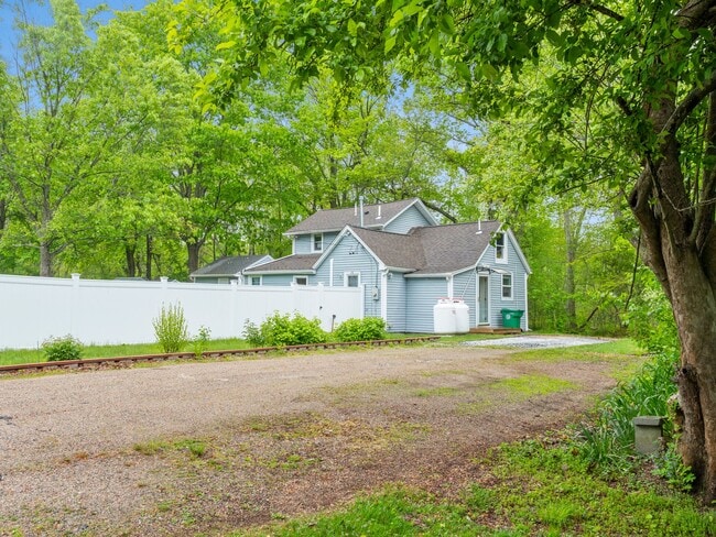 Building Photo - 36 Brackett Rd