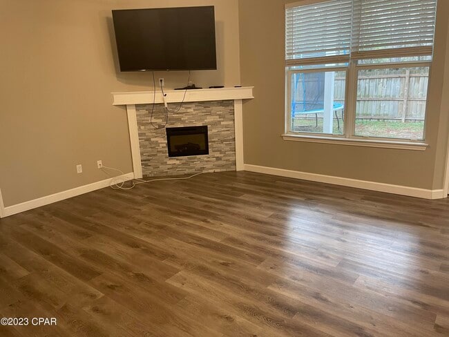 Photo - 102 Michelle Ct