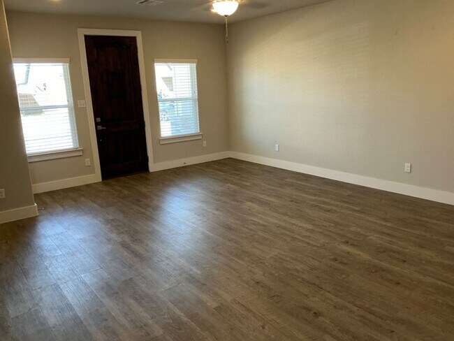 Photo - 4/2/2 GODLEY ISD - Two Story Home - Fireplace