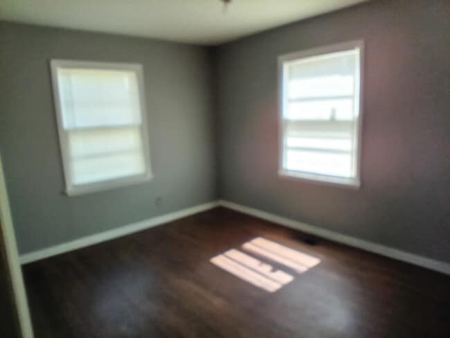 Photo - 5763 W 2nd St