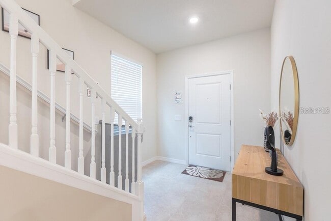 Photo - 7215 Oakmoss Loop