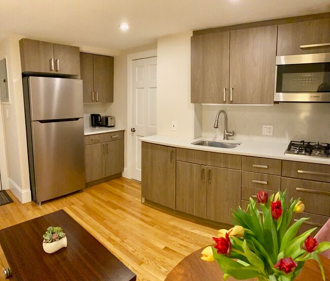 Lots of kitchen countertop space - 290 Commonwealth Ave Apartments Unit #B