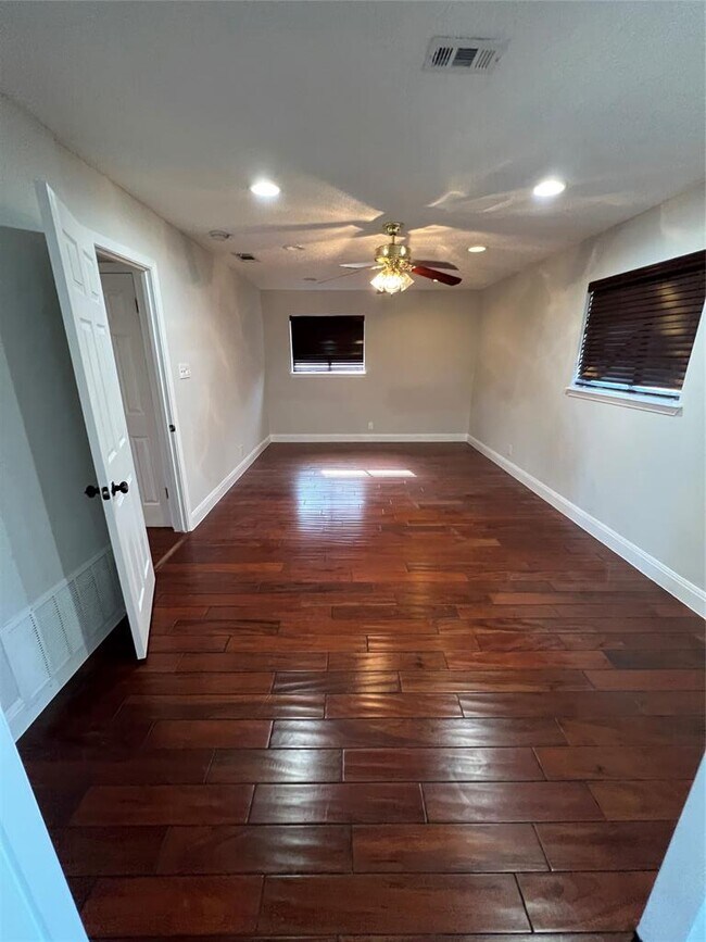 Photo - 4500 Woodmoor Cir