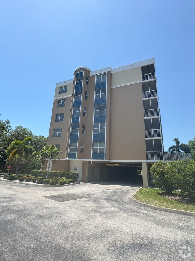 Building Photo - 960 Starkey Rd Unit 1501 Rental