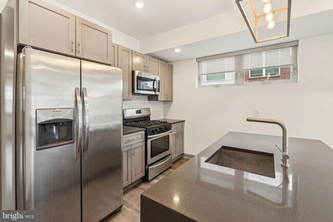 Photo - 419 W Berks St Apartment Unit 2