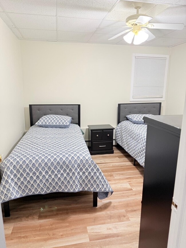 Building Photo - 5 Cora Pl