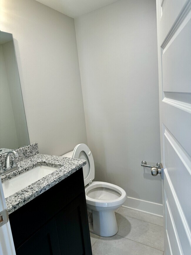 Photo - 400 Thompson St