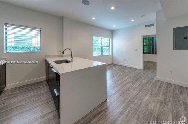 Building Photo - 473 Mendoza Ave Unit 8 Rental