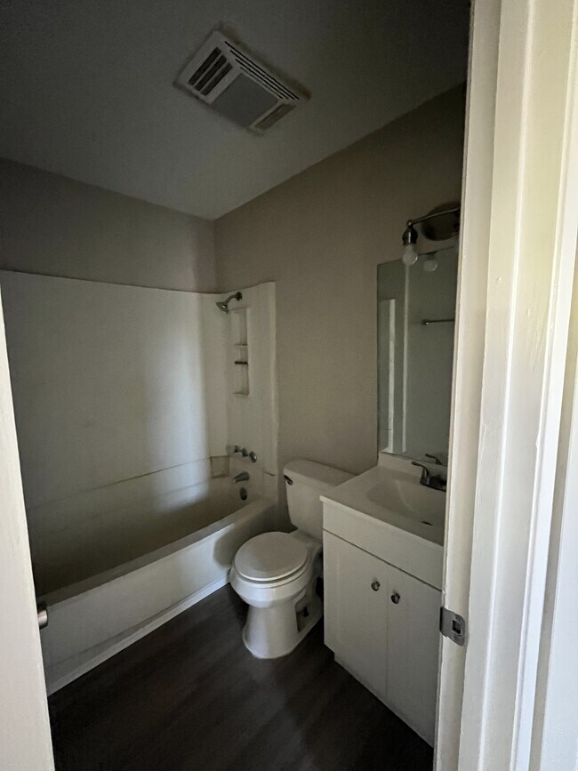 606 Bracewood Cir Unit C
