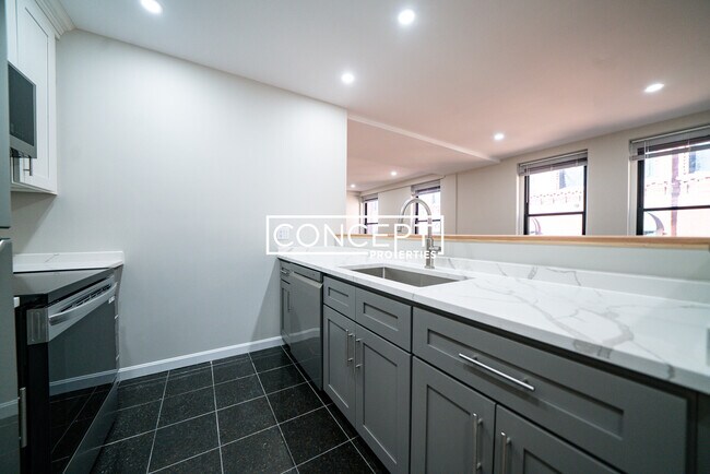 Photo - 1661 Washington St Unit 403