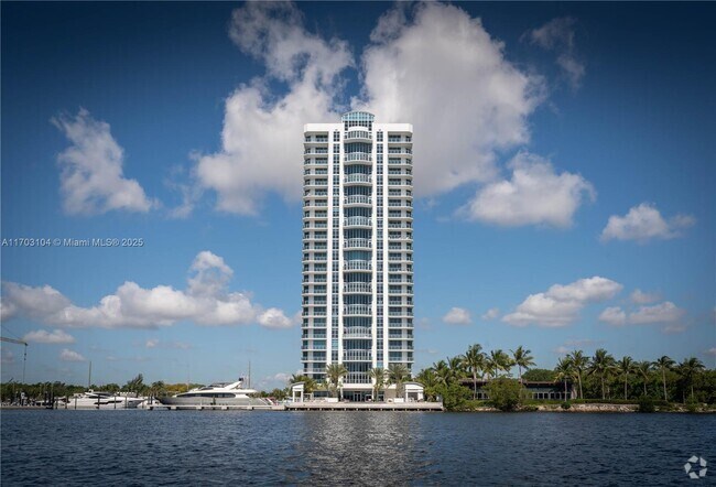 Building Photo - 17301 Biscayne Blvd Unit 2007 Rental