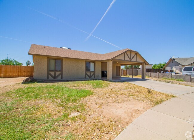 Building Photo - Huge Back Yard Rental