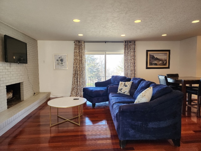 489 E 2150 S Unit 489 E 2150 S