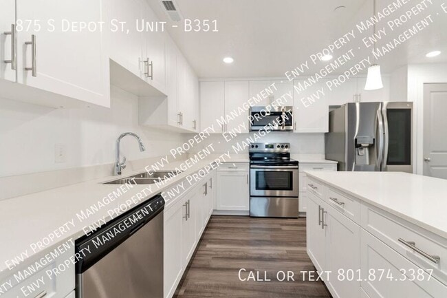 Photo - 875 S Depot St