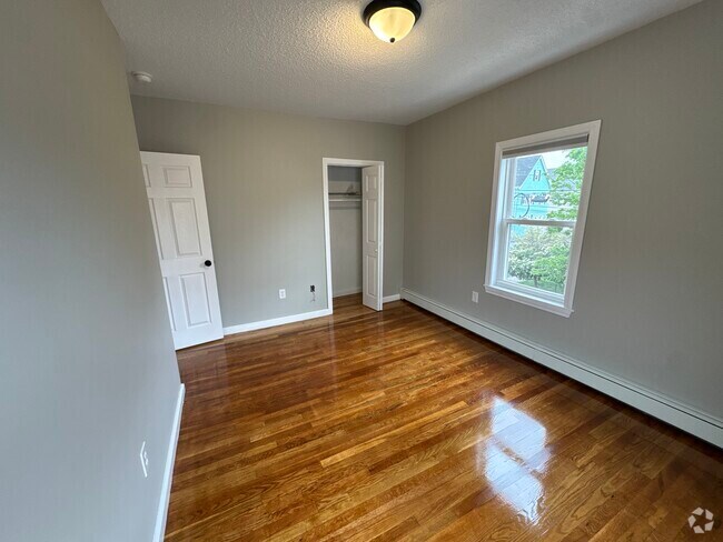 Building Photo - 27A Montrose St Unit 27A Rental