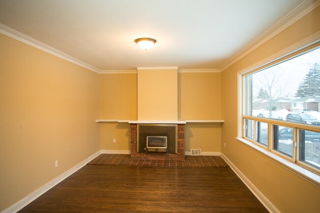 Building Photo - 23 Flintridge Rd Unit 1