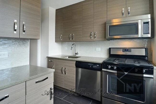 Photo - 349 W 34th St. Unit 27D