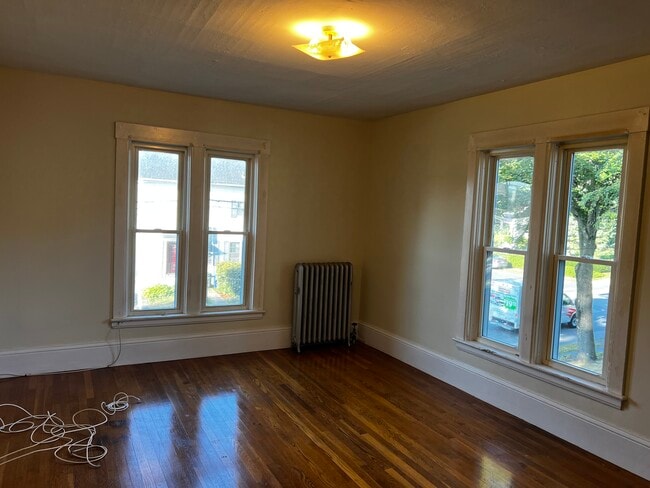 Building Photo - 137 Merriam Ave Unit 2 Rental