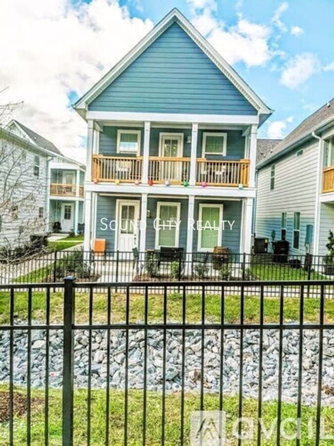 Photo - 806 Briar Cir