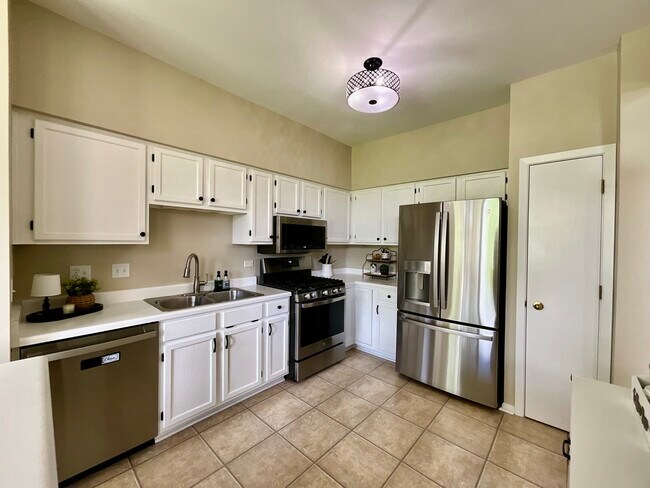 Photo - 547 Woodcrest Dr