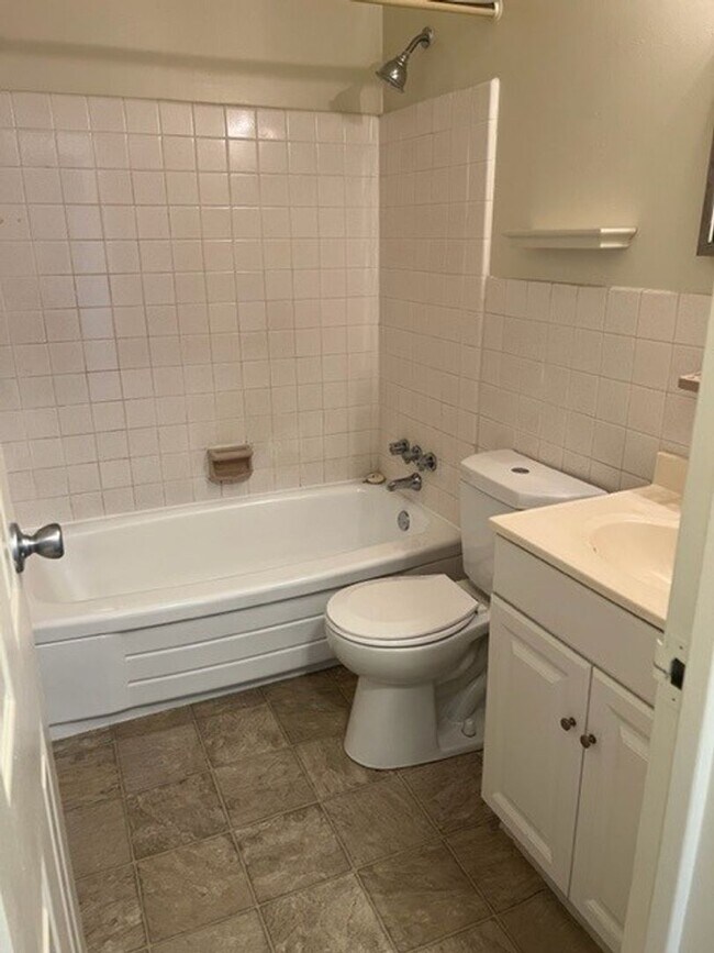 Photo - Stonehenge Court Apartments