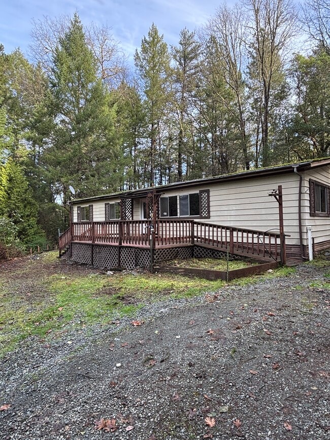 Building Photo - 201 Lind Rd