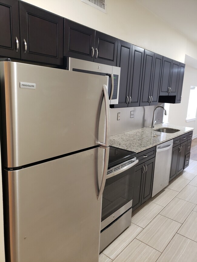 Building Photo - 319 Market St Unit #3 Rental