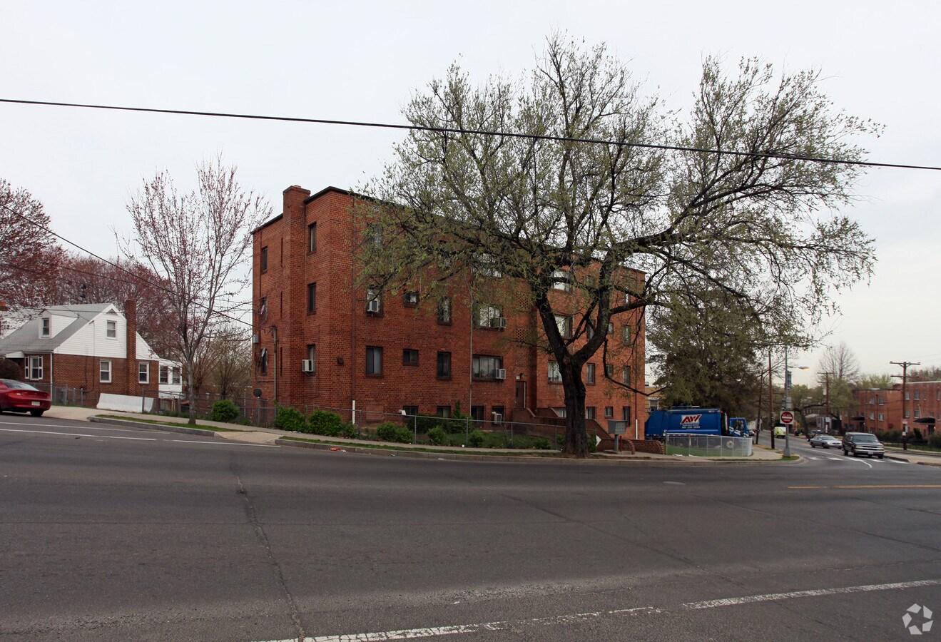 Photo - 4730 Southern Ave SE Apartments