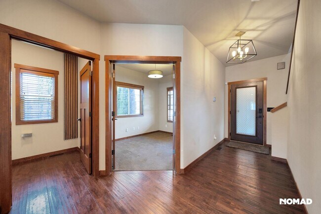 Photo - Stunning 3BR House with private beach acce...