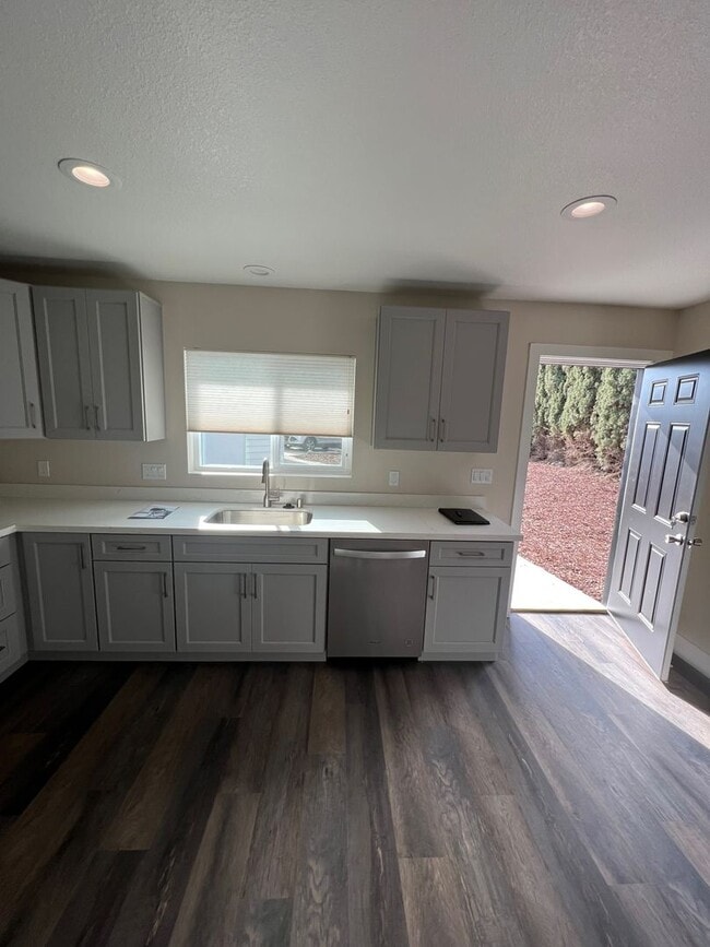 Photo - NEW BUILD! Beautifully designed mini home ...