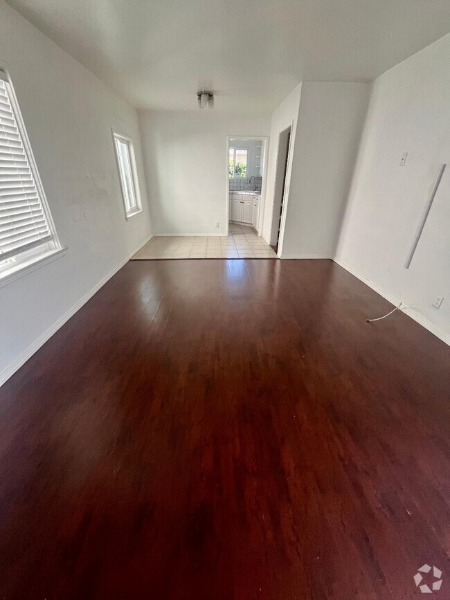 Building Photo - 6725 Vineland Ave Rental