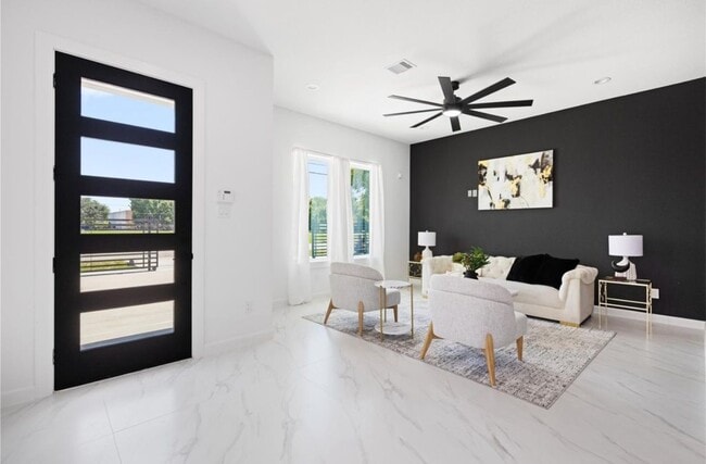 Photo - 8414 Cannon St