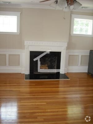 Building Photo - 132 Arlington St Unit 2 Rental