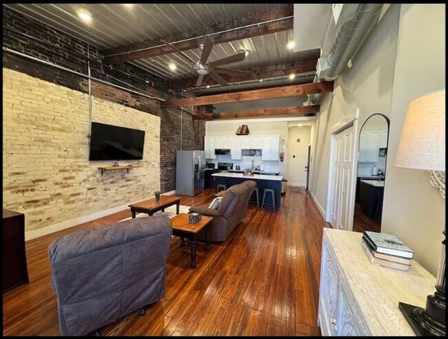 Photo - 124 Strawberry Alley Unit B