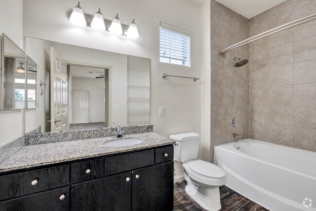 2BR, 2BA - 1,266SF - Primary Bathroom