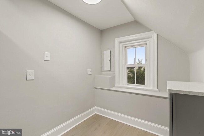 Photo - 216 Collingdale Ave