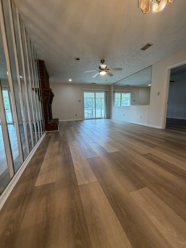 Photo - 311 Leisure Lake Dr