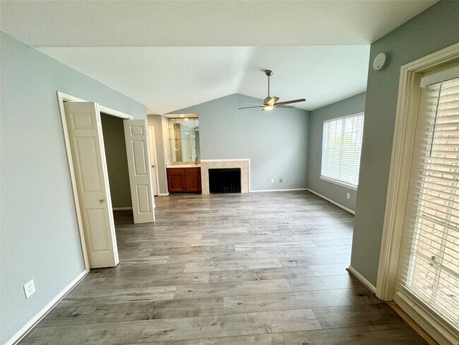 Photo - 14600 Fonmeadow Dr Unit 605