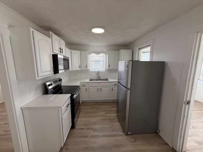 Photo - 1045 W Gore St