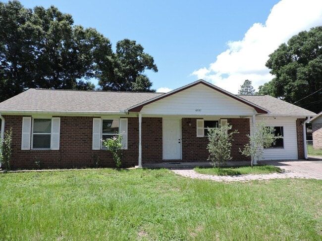 Easy access to Whiting Field! - Easy access to Whiting Field!