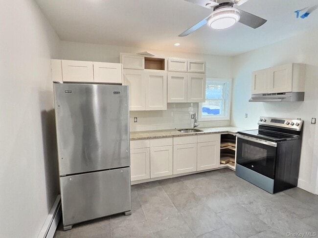 Building Photo - 155 N Clinton St Unit 1