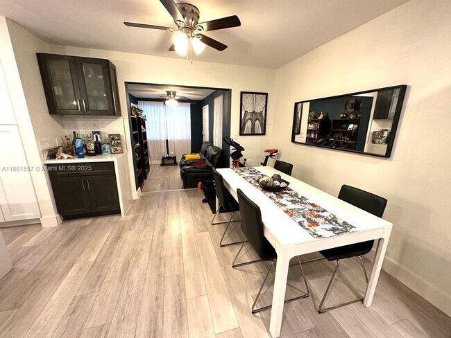 Photo - 2751 SW 4th Ct