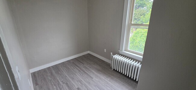 4 King Ave Unit 2