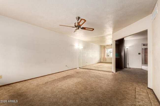 Photo - 1125 E 11th St