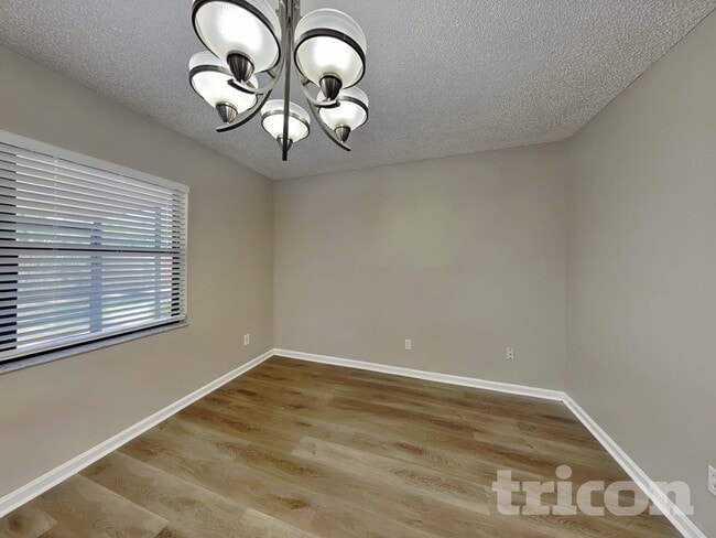 Photo - 16128 Foxfire Dr