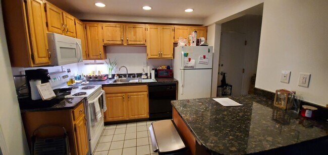 126 Jersey St Unit 2
