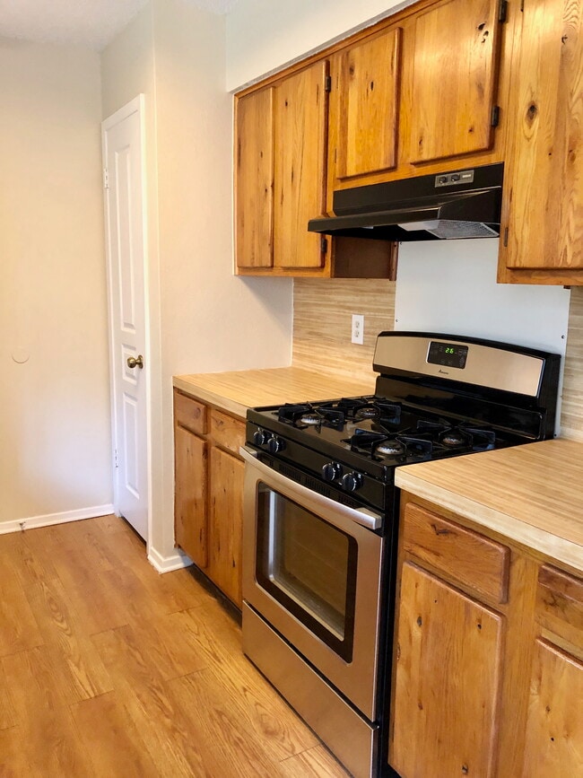 Building Photo - 4504 Dorsett Oaks Cir Unit A