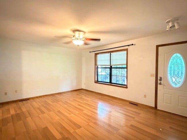 Photo - 2622 Camelot Ct