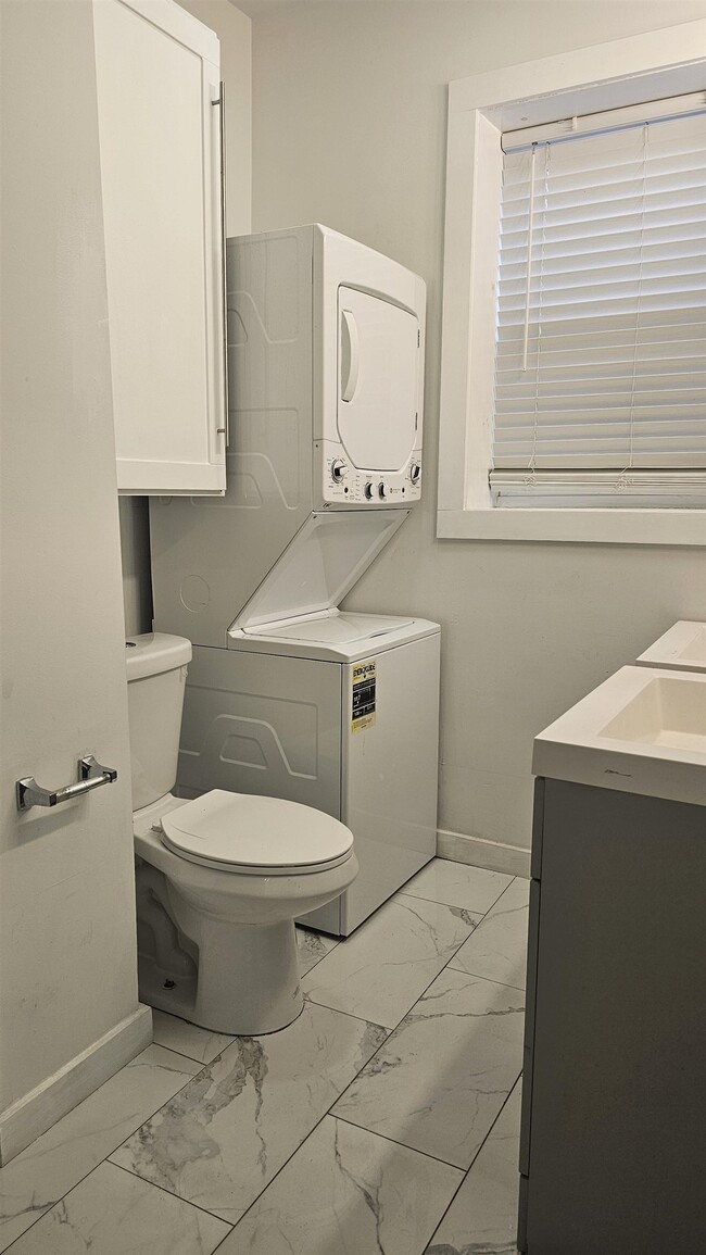 Photo - 215 Mallory Ave Unit 1