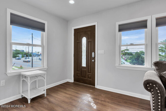 Photo - 27 Arnold Ave Townhome